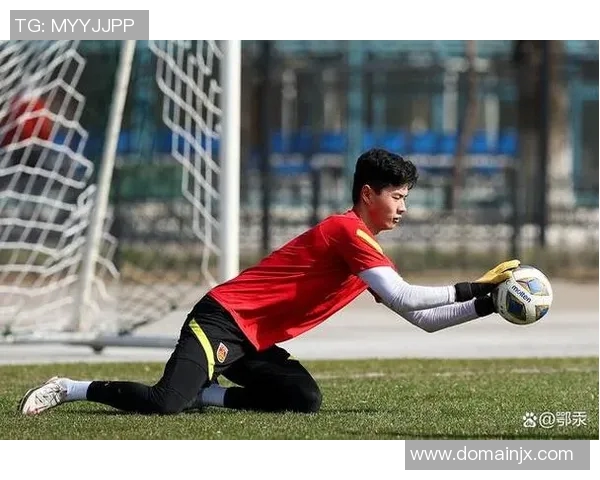 霍深坪勇救广州队展现团队精神与不屈意志的感人故事