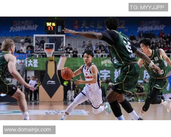 徐杰闪耀CBA全明星周末展现超强实力引发球迷热议 徐杰闪耀CBA全明星周末展现超强实力引发球迷热议